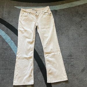 Signature by Levi Strauss & co low rise boot cut sz 6M